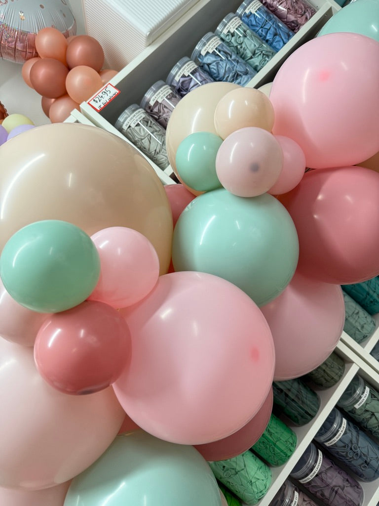 Grab 'n' Go Garland * PINKS & MINT *