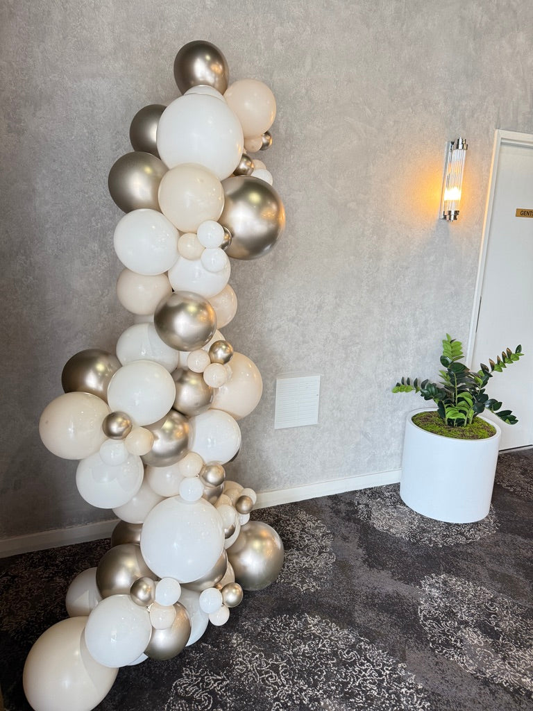 Freestanding Balloon Garland