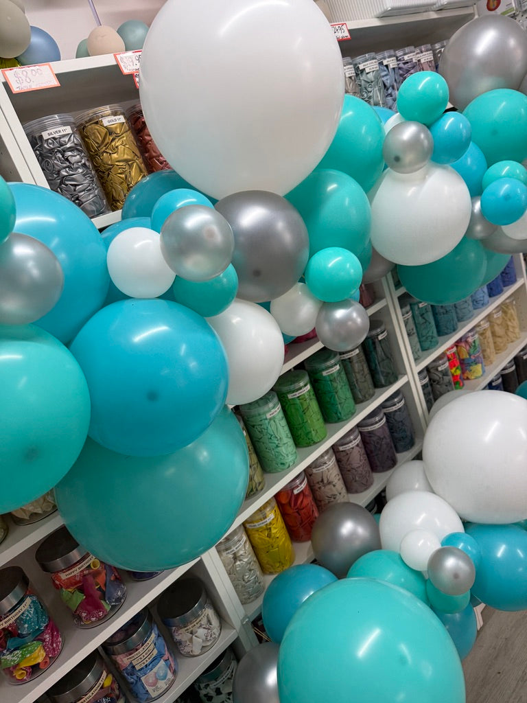 Grab 'n' Go Garland *AQUAMARINE, CARIBBEAN BLUE, SILVER & WHITE *