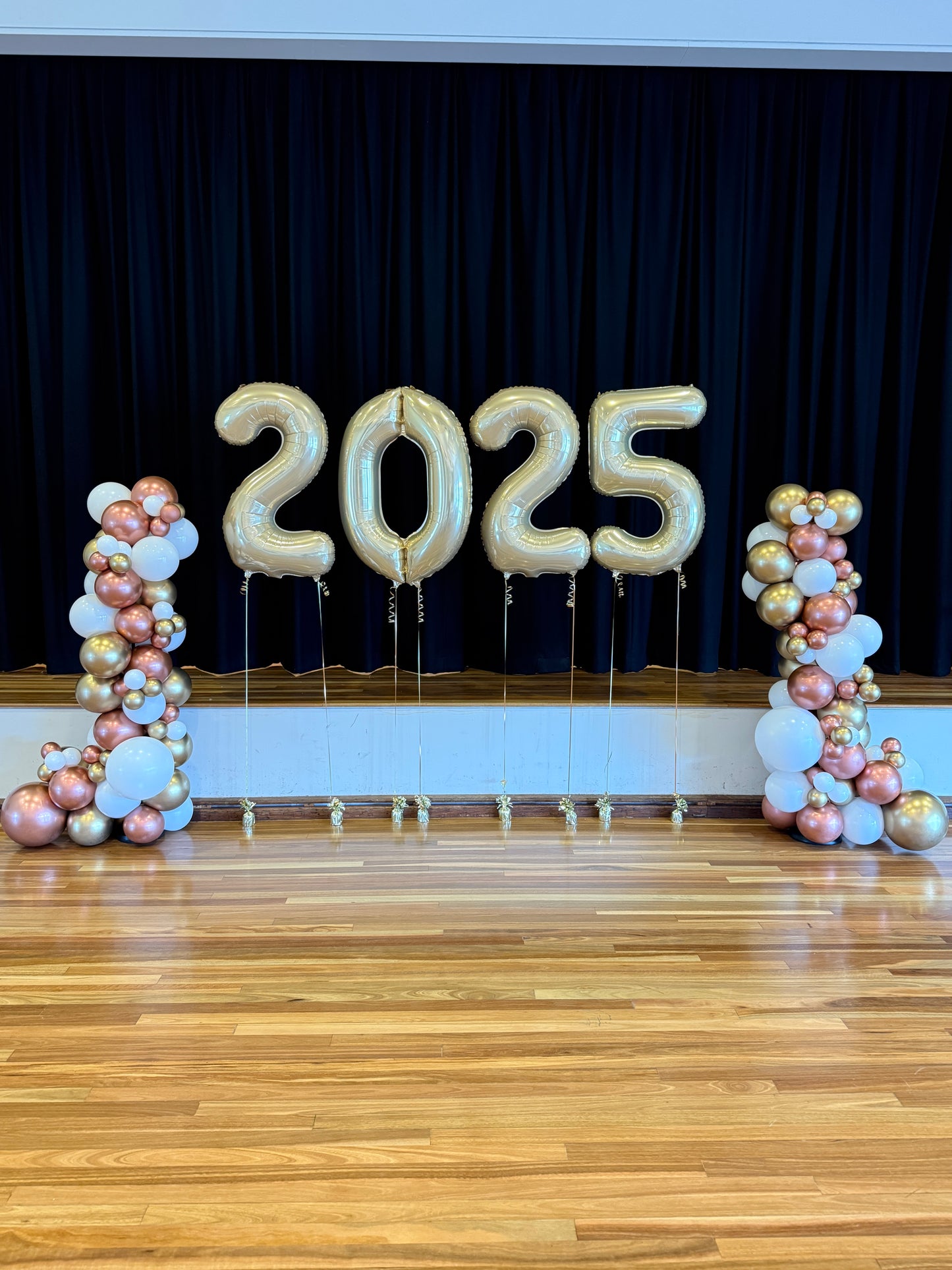 Freestanding Balloon Garland